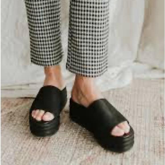 Free People Flatform Sandal. Brand new. Never worn. - Picture 6 of 10